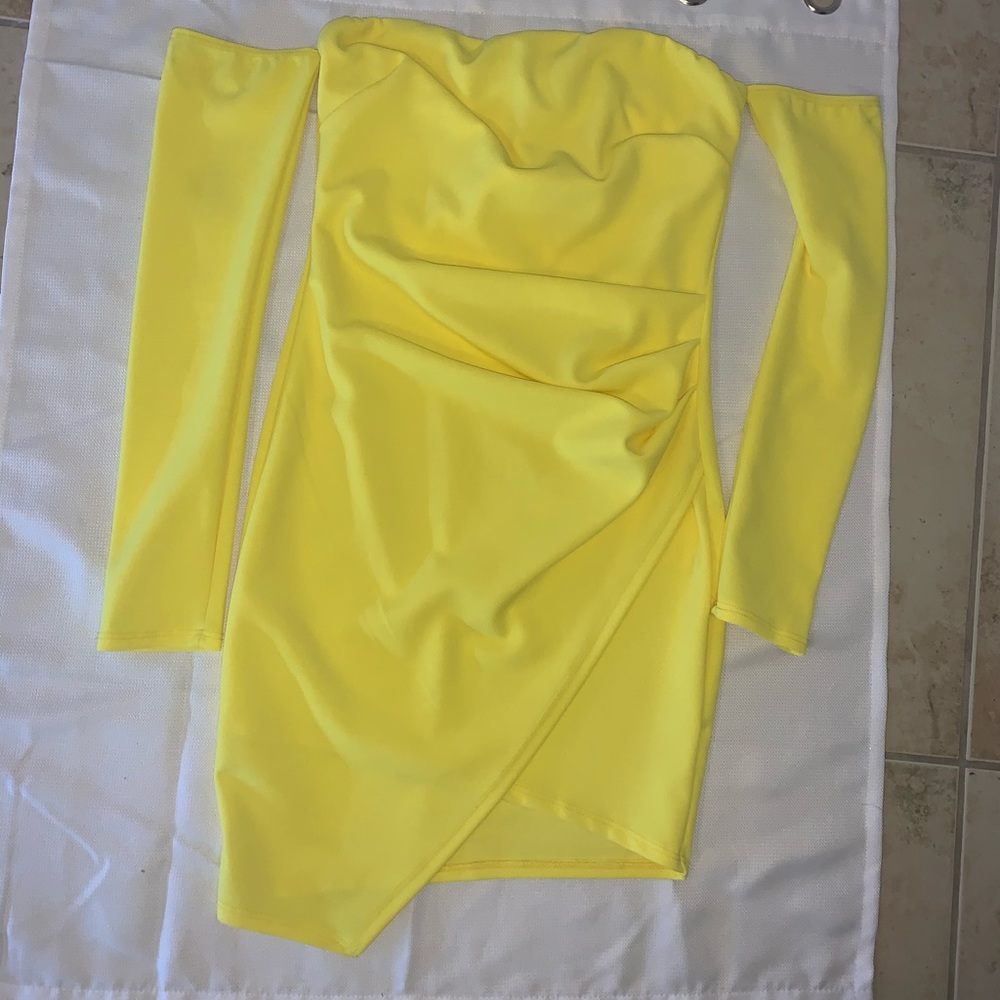 A fashion nova dress , long sleeve